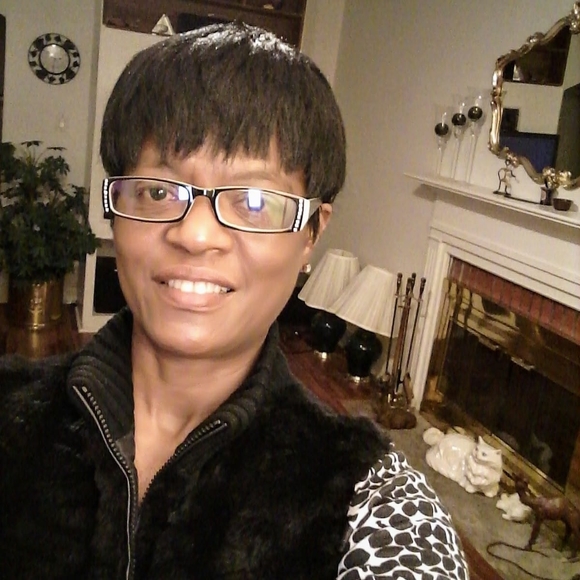 Meet your Posher, Beverly - Picture 1 of 1